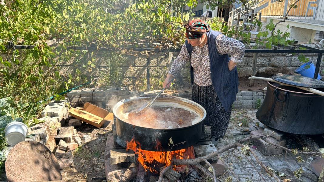 5 ton üzümden 200 kilogram elde ediliyor. Kilosu 300 liradan satılıyor 2